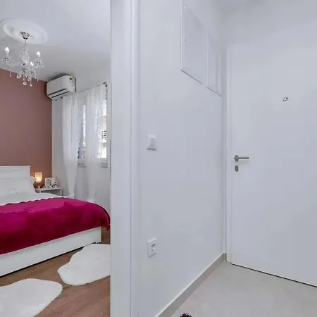 Novi Moderan Stan S Pogledom Na More- * Макарська